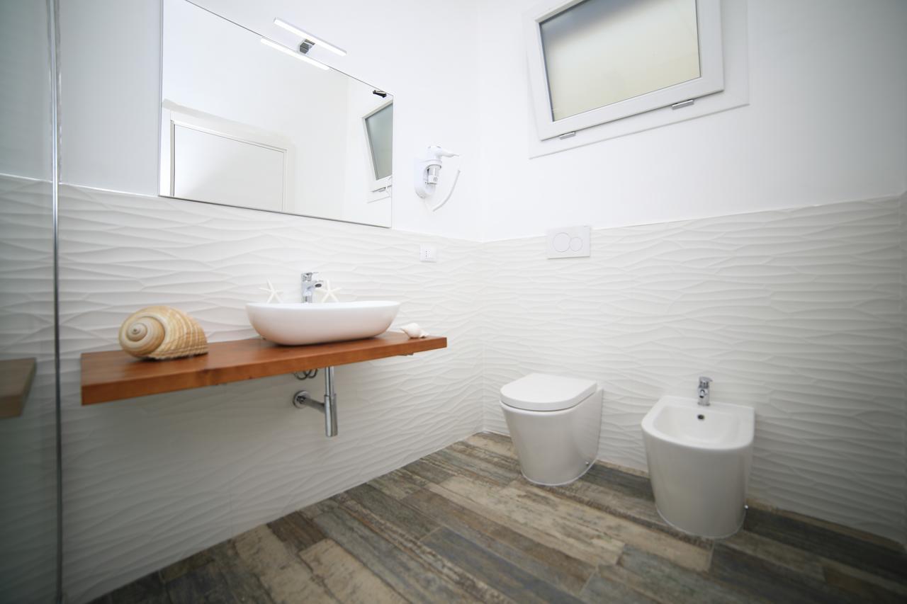 White Aurora Rooms Porto Cesareo Exterior photo